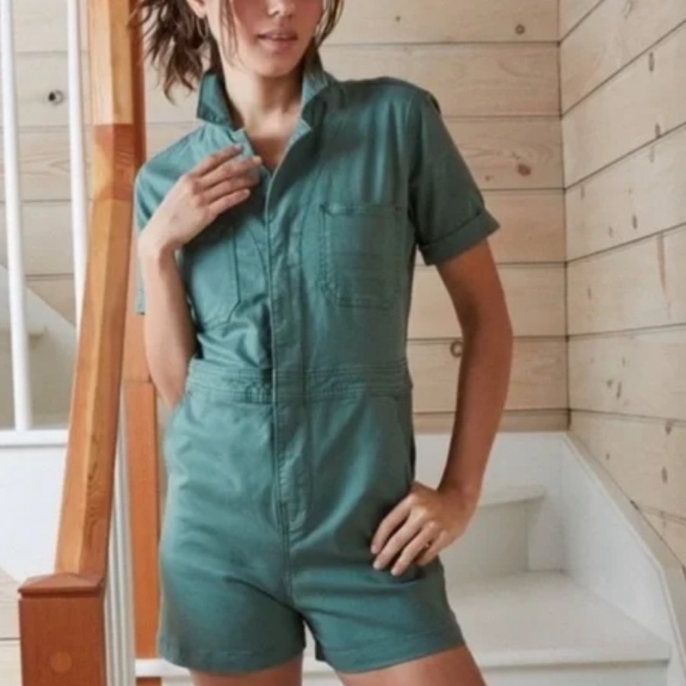NWT Universal Thread Women's Green Shorts Romper Jumpsuit Size 8/29